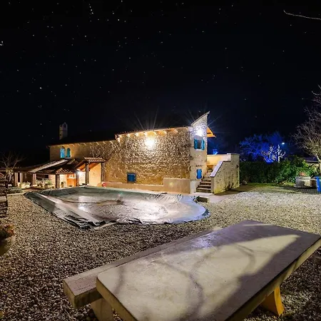Vakantiehuis With Private Pool Suna Višnjan